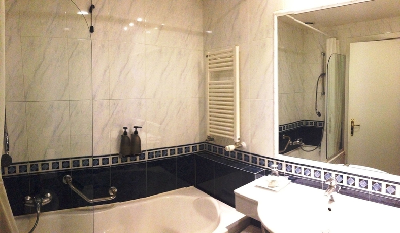 Imagen de la habitación del Hotel Parma and Congressi. Foto 11