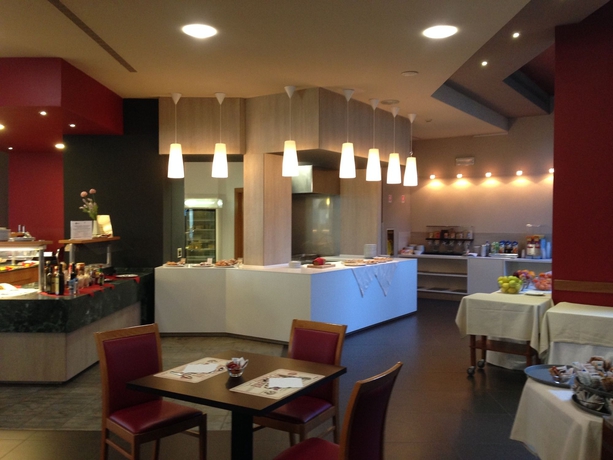 Imagen del bar/restaurante del Hotel Parma and Congressi. Foto 2