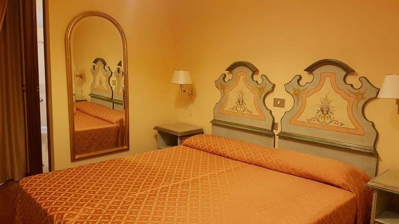 Imagen de la habitación del Hotel Parma e Oriente. Foto 7