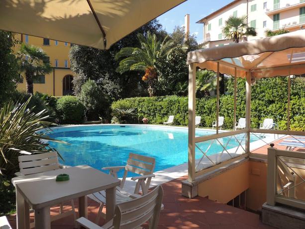 Imagen de la piscina del Hotel Parma e Oriente. Foto 19