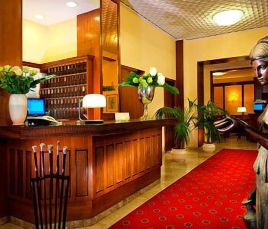 Imagen de los interiores del Hotel Parma e Oriente. Foto 17