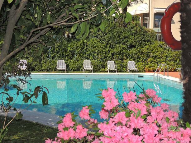 Imagen de la piscina del Hotel Parma e Oriente. Foto 20