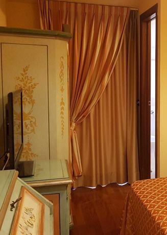 Imagen de la habitación del Hotel Parma e Oriente. Foto 13