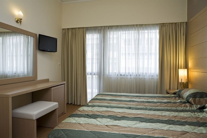 Imagen de la habitación del Hotel Parnon. Foto 5