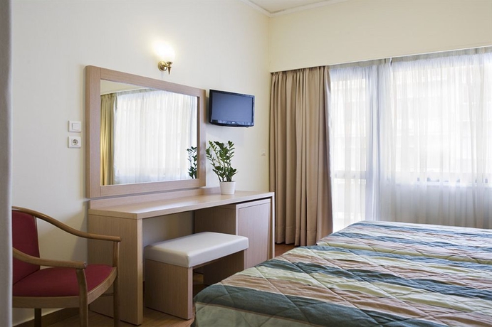 Imagen de la habitación del Hotel Parnon. Foto 6