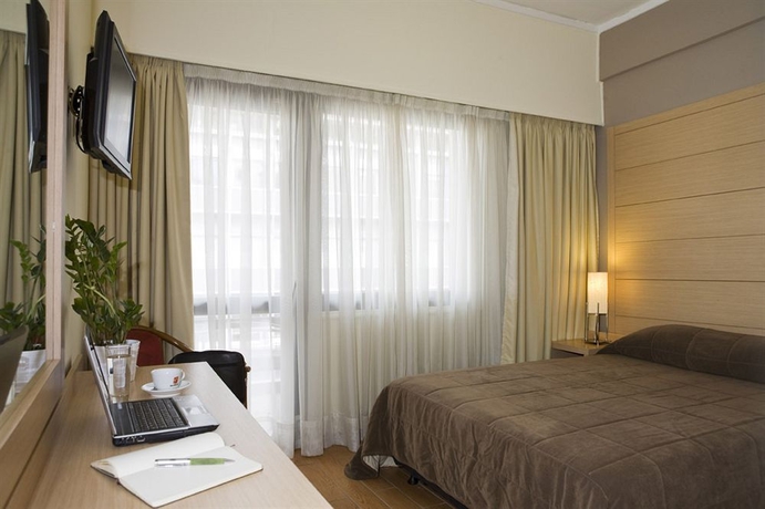 Imagen de la habitación del Hotel Parnon. Foto 8