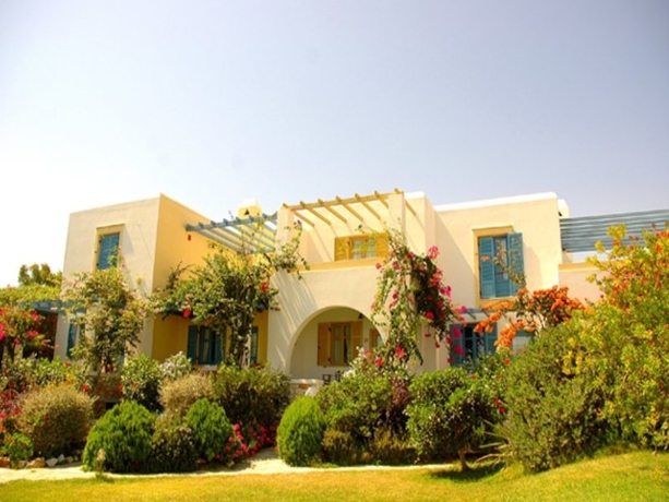 Imagen general del Hotel Paros Blue Dolphin. Foto 3