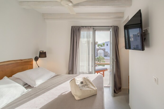 Imagen de la habitación del Hotel Paros Cape Suites. Foto 13
