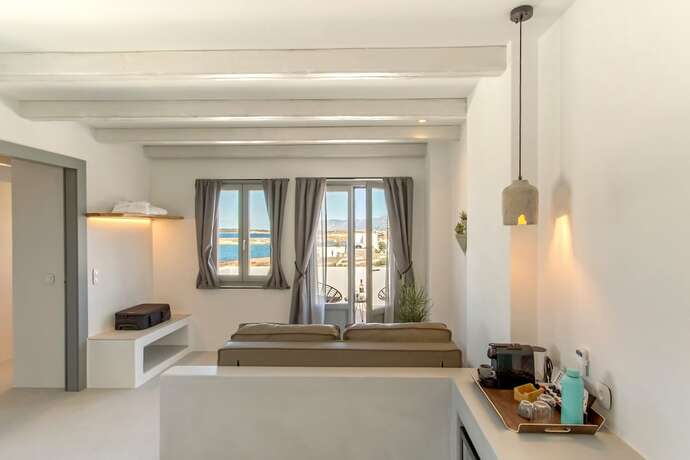 Imagen de la habitación del Hotel Paros Cape Suites. Foto 14