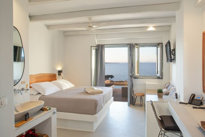 Imagen de la habitación del Hotel Paros Cape Suites. Foto 17