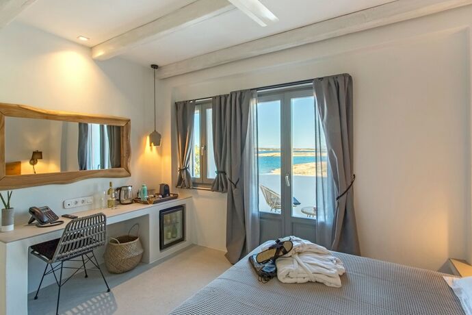 Imagen de la habitación del Hotel Paros Cape Suites. Foto 18