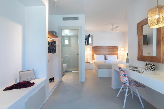 Imagen de la habitación del Hotel Paros Comfy Suites. Foto 17