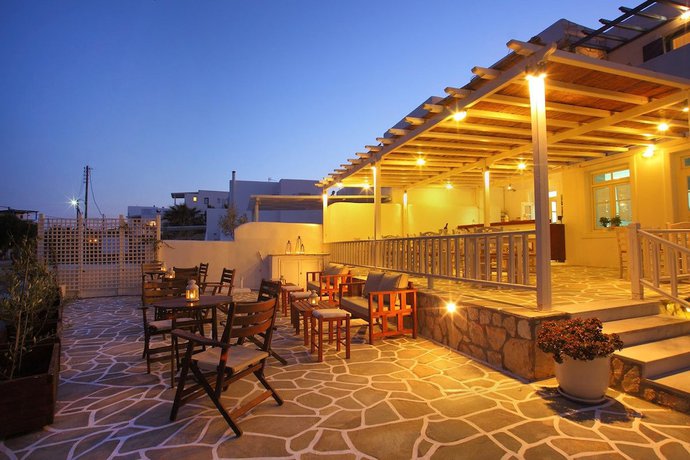 Imagen del bar/restaurante del Hotel Paros Inn. Foto 8