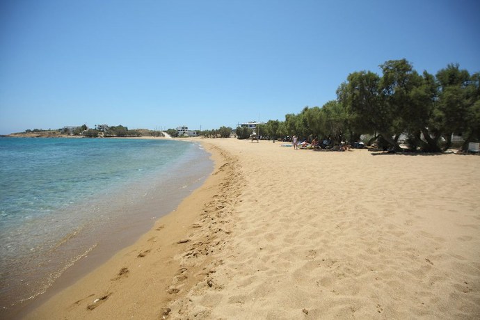 Imagen de los exteriores del Hotel Paros Inn. Foto 14
