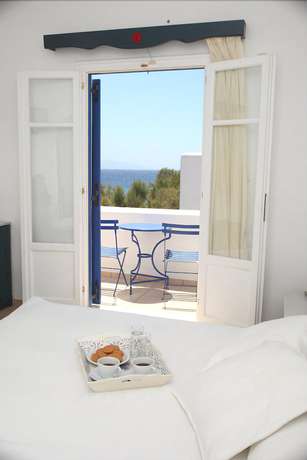 Imagen de la habitación del Hotel Paros Inn. Foto 11