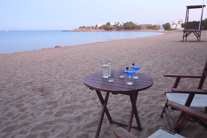 Imagen de los exteriores del Hotel Paros Inn. Foto 15