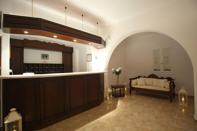Imagen de los interiores del Hotel Paros Inn. Foto 19
