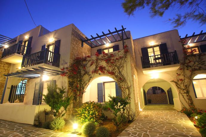 Imagen general del Hotel Paros Inn. Foto 4