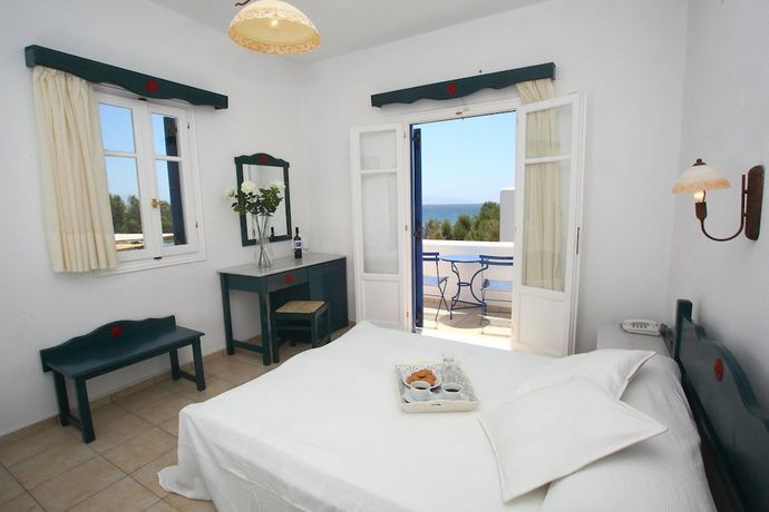 Imagen de la habitación del Hotel Paros Inn. Foto 13