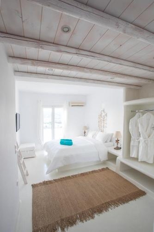 Imagen de la habitación del Hotel Paros Palace. Foto 9