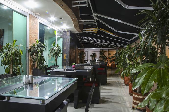 Imagen del bar/restaurante del Hotel Parque 63. Foto 3