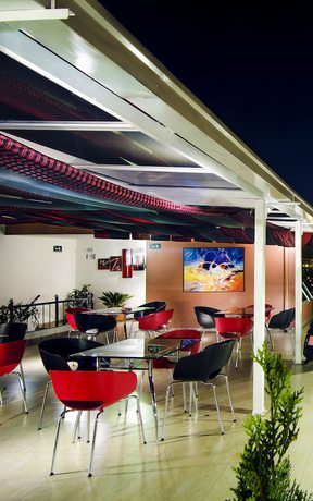 Imagen del bar/restaurante del Hotel Parque 63. Foto 6