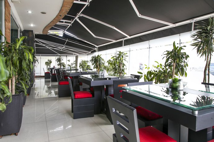 Imagen de los interiores del Hotel Parque 63. Foto 18