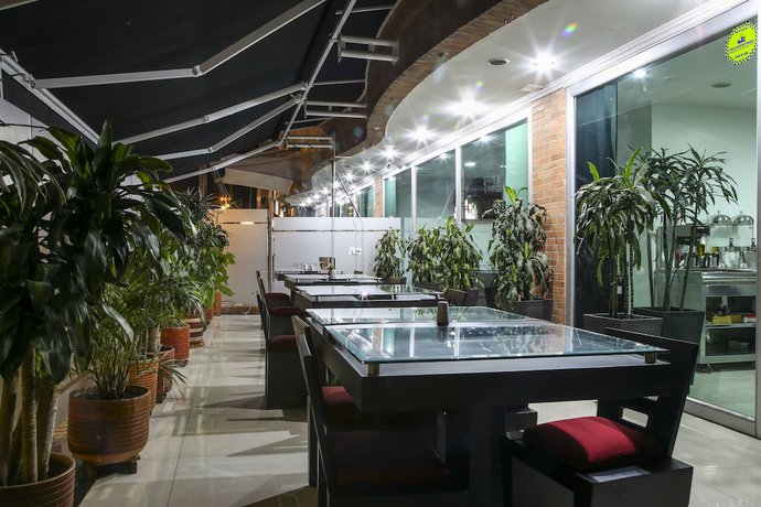 Imagen de los interiores del Hotel Parque 63. Foto 19