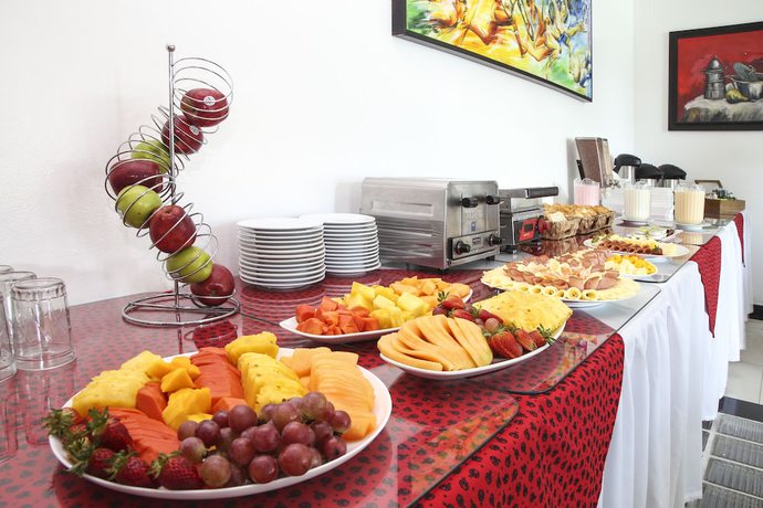 Imagen del bar/restaurante del Hotel Parque 63. Foto 8