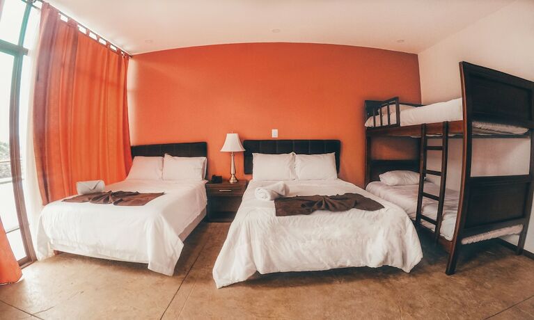 Imagen general del Hotel Parque Acu&aacute;tico Planeta Azul. Foto 7