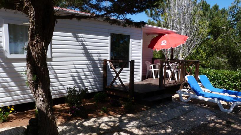 Imagen de los exteriores del Hotel Parque De Campismo Orbitur Sagres. Foto 5