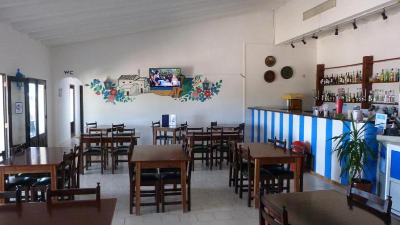 Imagen del bar/restaurante del Hotel Parque De Campismo Orbitur Sagres. Foto 4