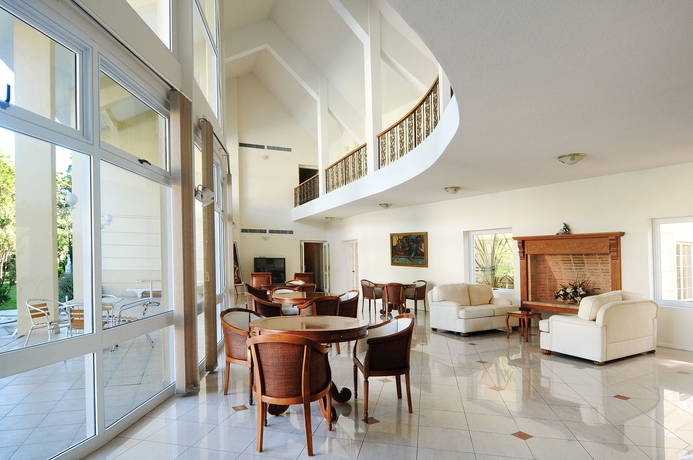 Imagen de los interiores del Hotel Parque Jean Clevers. Foto 13