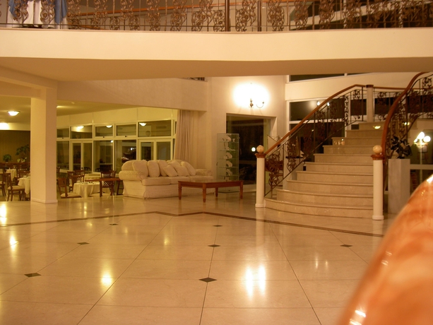 Imagen de los interiores del Hotel Parque Jean Clevers. Foto 15