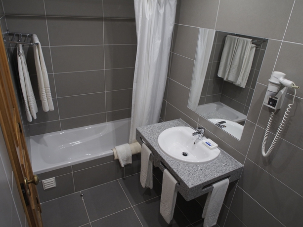 Imagen de la habitación del Hotel Parque Monte Verde. Foto 6