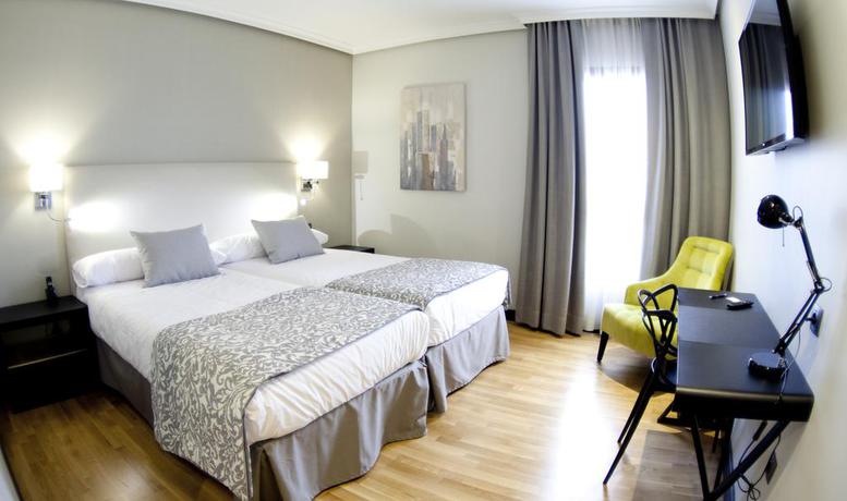 Imagen de la habitación del Hotel Parque Real. Foto 8