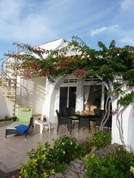 Imagen de los exteriores del Hotel Parque Rey Carlos. Foto 4