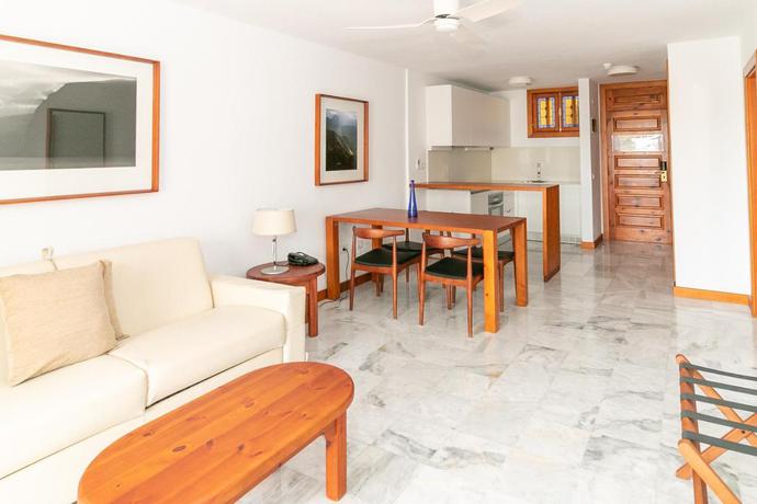 Imagen de la habitación del Hotel Parque Santiago III. Foto 4