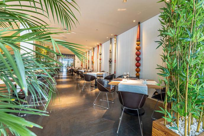 Imagen del bar/restaurante del Hotel Parque Santiago IV. Foto 2