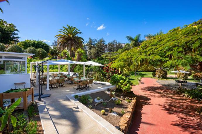 Imagen de los interiores del Hotel Parque Vacacional Eden. Foto 9