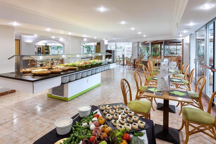 Imagen del bar/restaurante del Hotel Parque Vacacional Eden. Foto 3