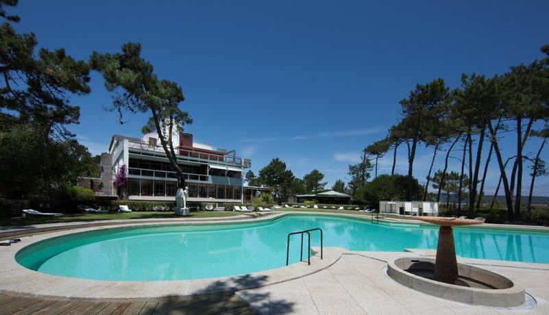 Imagen de la piscina del Hotel Parque do R&iacute;o. Foto 11