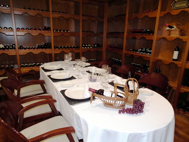 Imagen del bar/restaurante del Hotel Parquesur. Foto 3