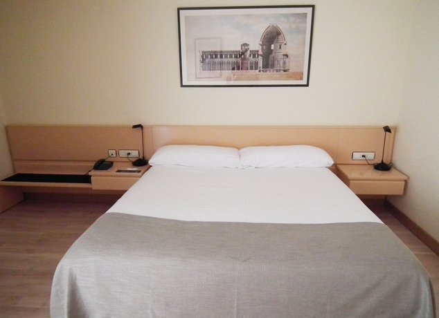 Imagen de la habitación del Hotel Parquesur. Foto 9