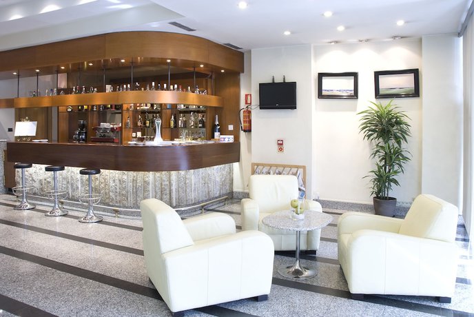 Imagen de los interiores del Hotel Parquesur. Foto 14