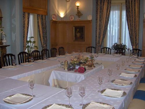 Imagen del bar/restaurante del Hotel Parrilla Principe. Foto 4