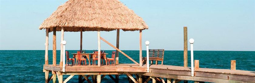 Imagen de los exteriores del Hotel Parrot Cove Lodge. Foto 7