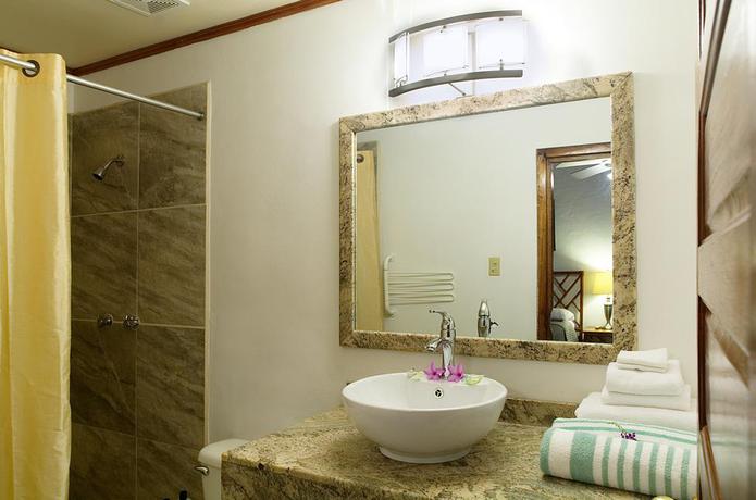 Imagen de la habitación del Hotel Parrot Cove Lodge. Foto 4