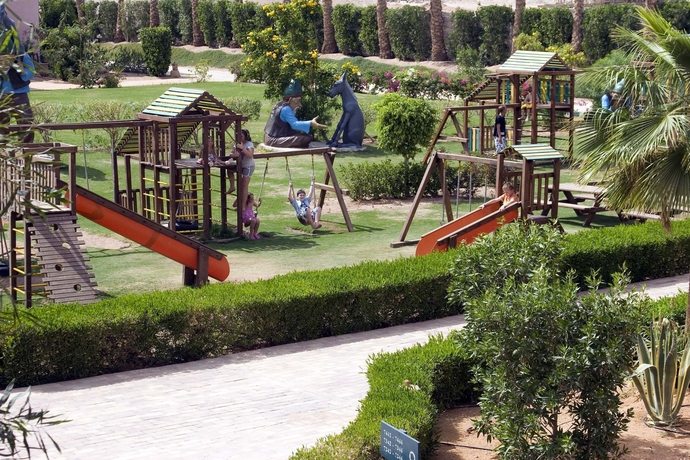 Imagen de los exteriores del Hotel Parrotel Aquapark Resort. Foto 5