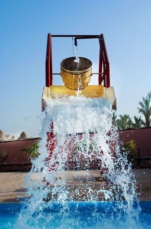 Imagen de los exteriores del Hotel Parrotel Aquapark Resort. Foto 6